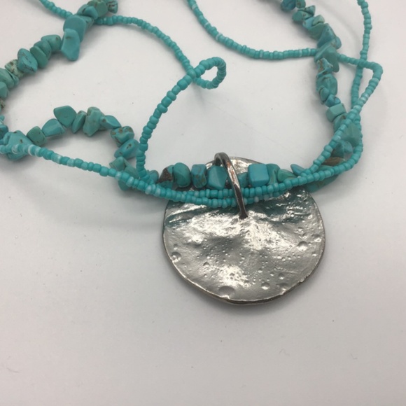 Necklace Turquoise Chip and bead.Three Strand Beaded Modern metal Pendant - Picture 7 of 7
